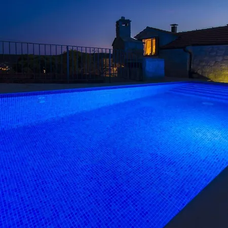 Dalmatian Stone Burica Holiday home Vinisce